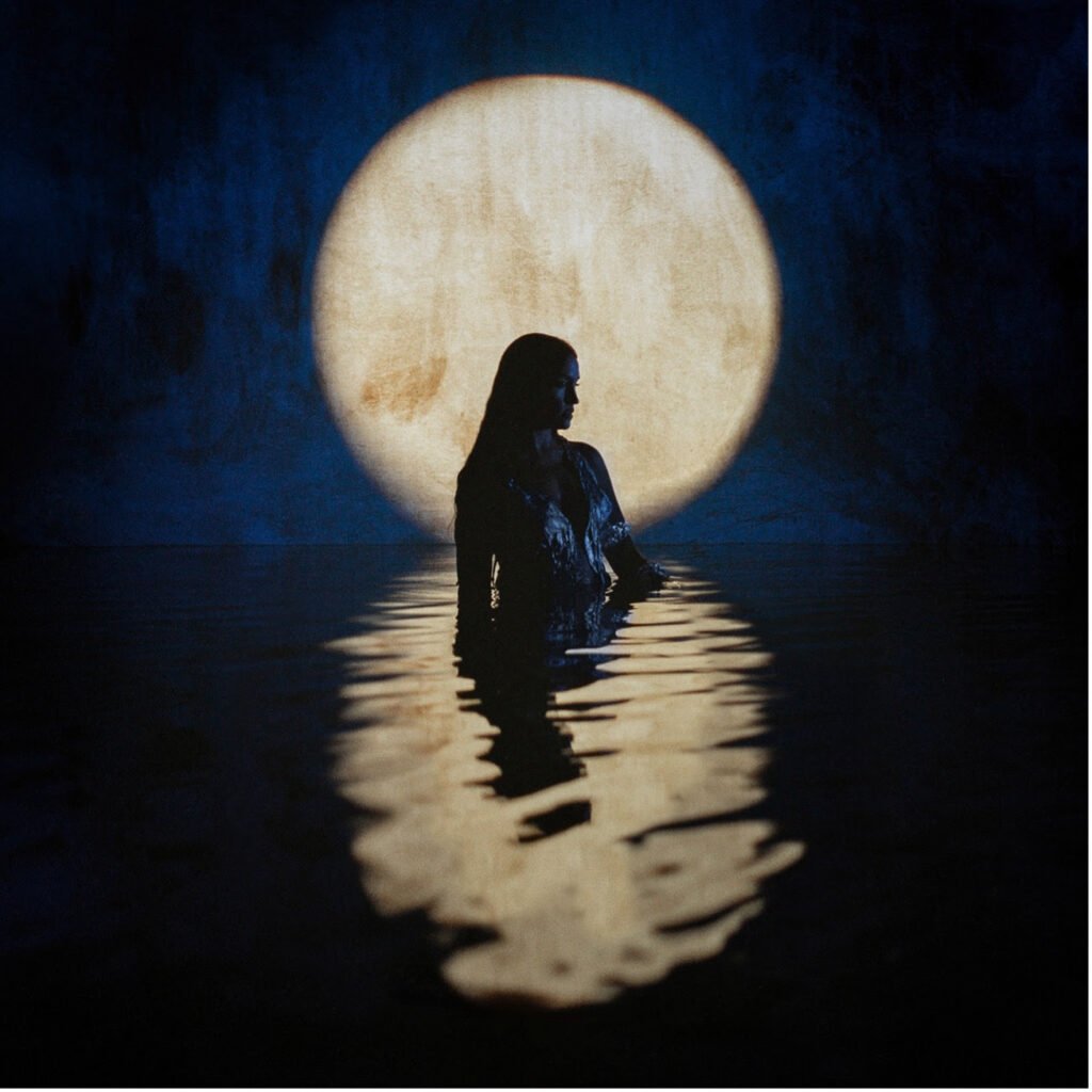 ABRIL OLIVERA PRESENTA SU DISCO “RIO DE LA PLATA”